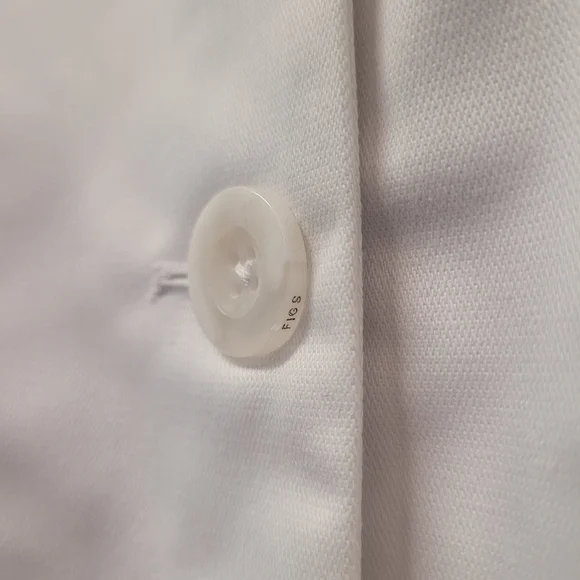 FIGS Lab Coat - Picture 12 of 15